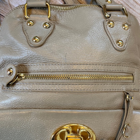 Emma Fox Leather Hand/Shoulder Bag With Gold Tone Hardware - Picture 4 of 16